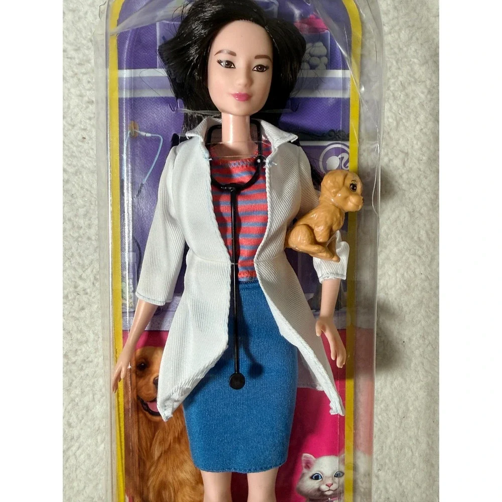 Barbie Career Pet Vet DVF58 Puppy Doll Pretend Play Damaged Box‎